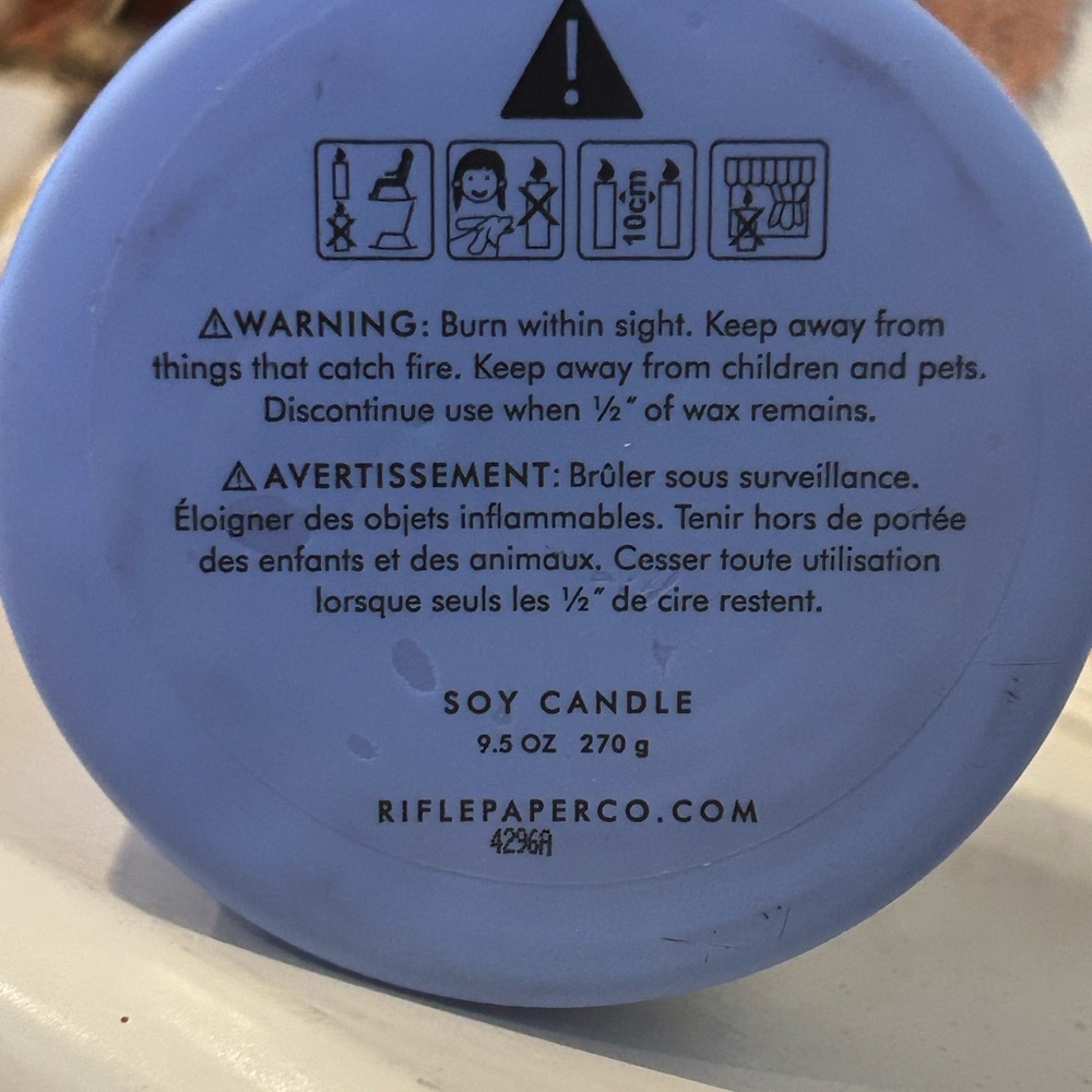 RIFLE PAPER CO AMALFI DEL MAR 9.5 OZ SOY CANDLE IN GLASS CONTAINER RETIRED. New - Picture 5 of 6